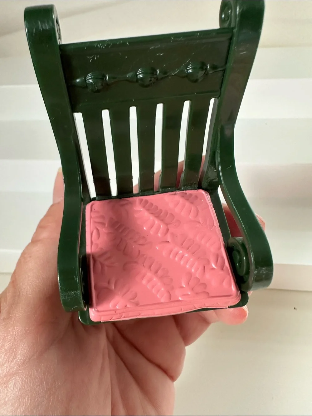 Fisher-Price Loving Family Dollhouse Green Pink Cabana Chair Outdoor Patio fair